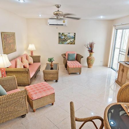 Butterfly Garden Boutique Residences Large Luxury Apts And Villas A Lifetsyle Destination By Neang, Everything You Need All Right Here 1-3 Bedrooms 110 To 190 Sq Mtrs, 2 Full Bathrooms, Rain Shower, Spa Bath, Bbq, Free Wifi, Staff 24-7, Close To Beac Pattaya Eksteriør bilde